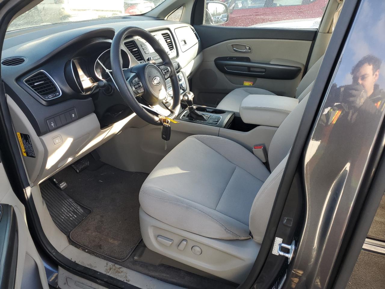 2015 Kia Sedona - Image 7