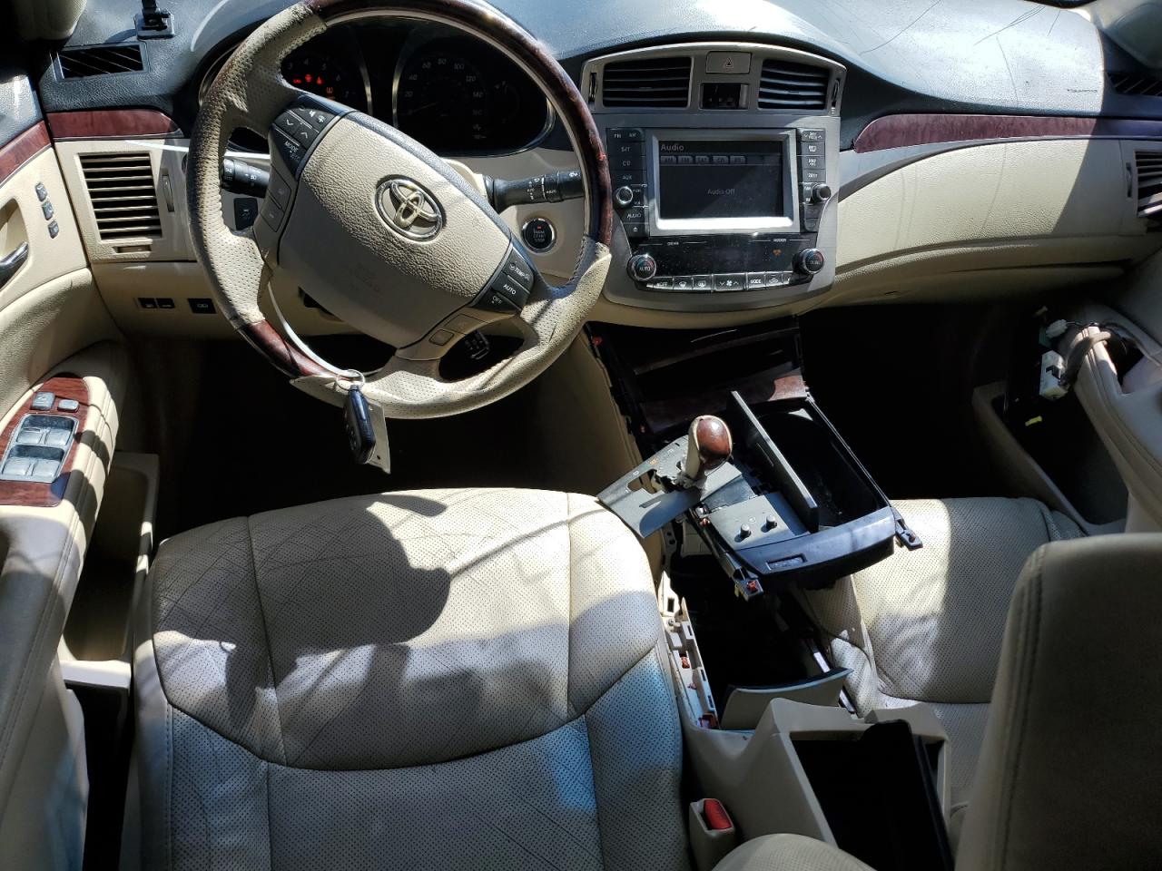 2011 Toyota Avalon - Image 8
