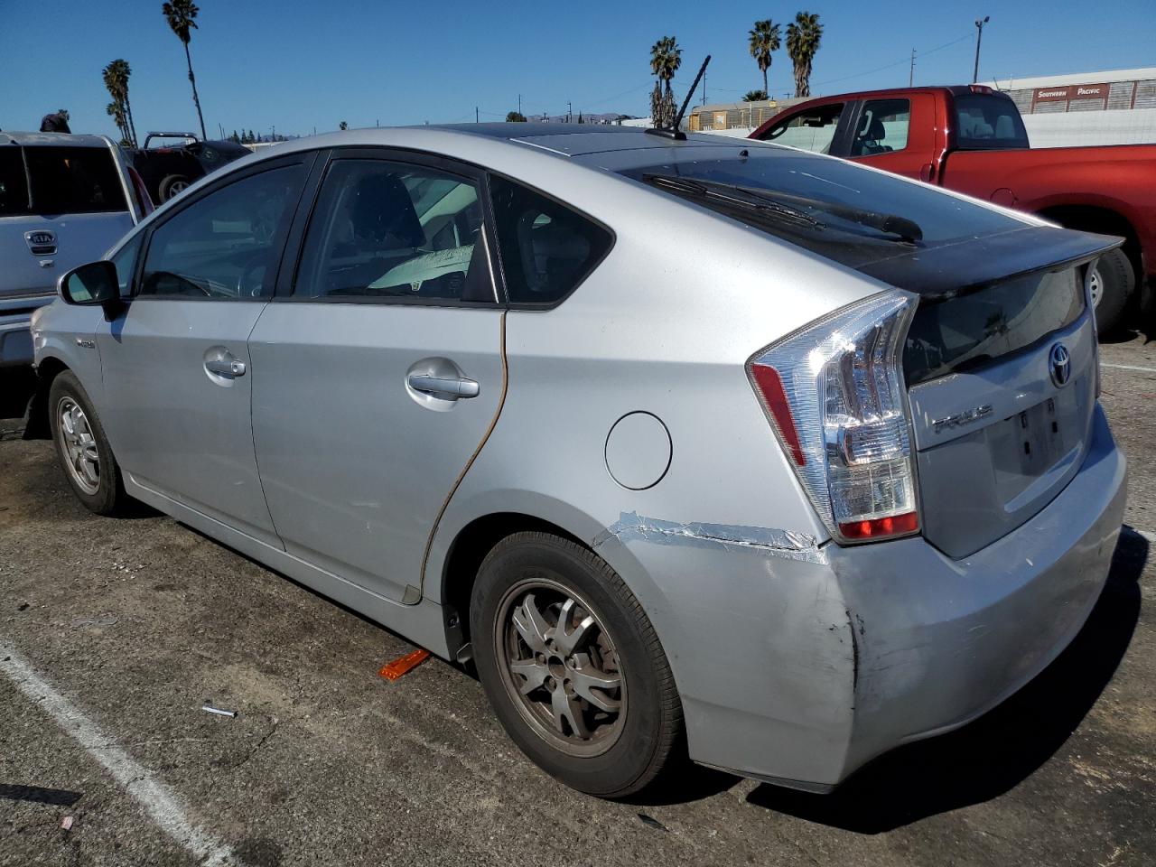 2010 Toyota Prius - Image 2
