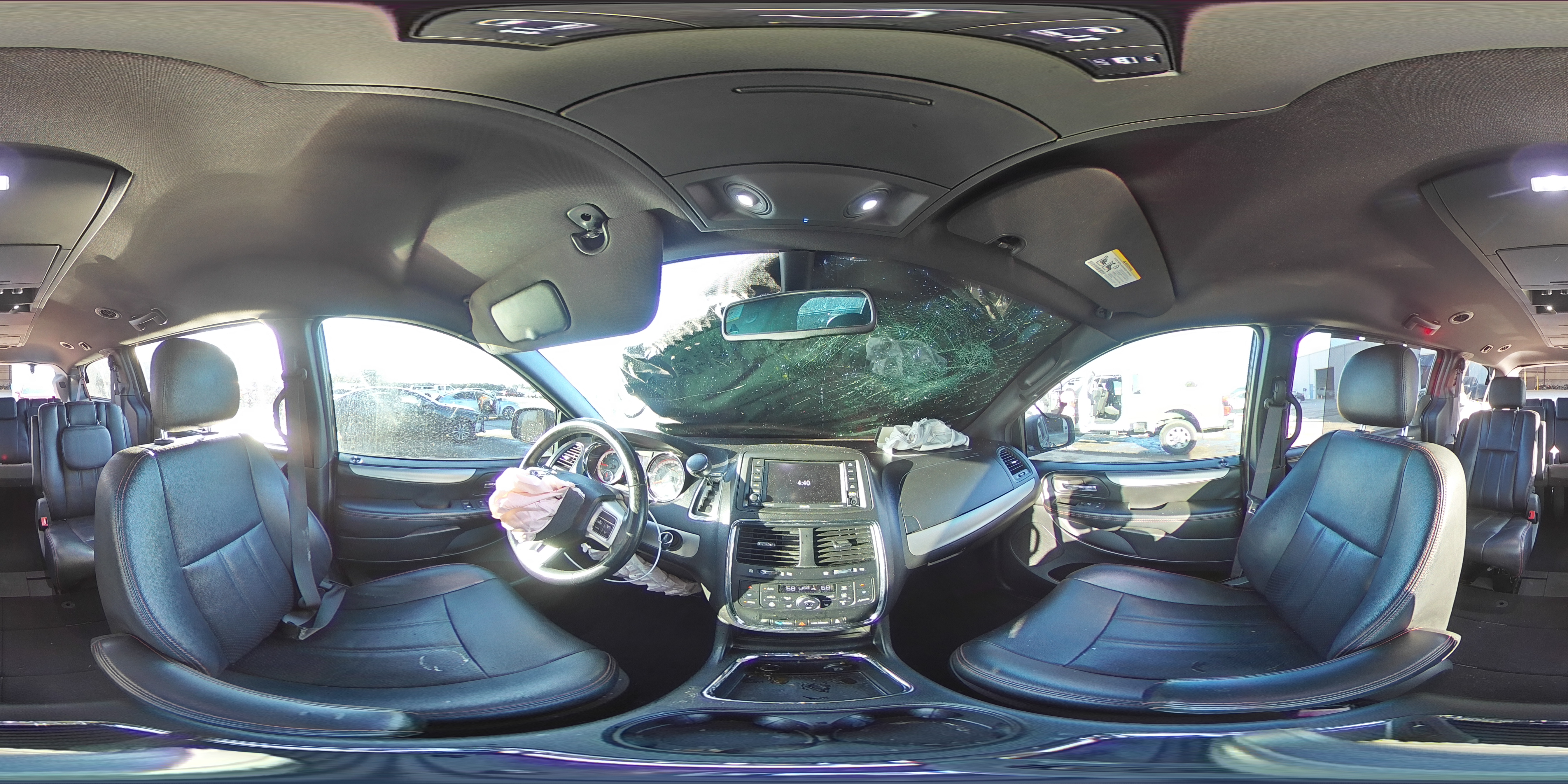 2018 Dodge Caravan - Image 16