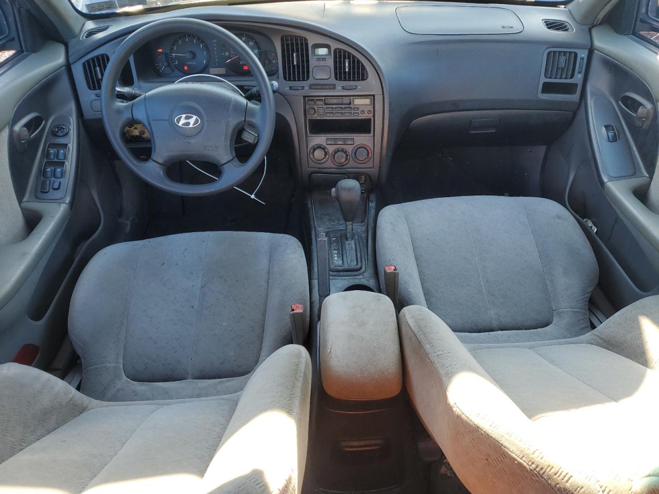 2005 Hyundai Elantra - Image 8