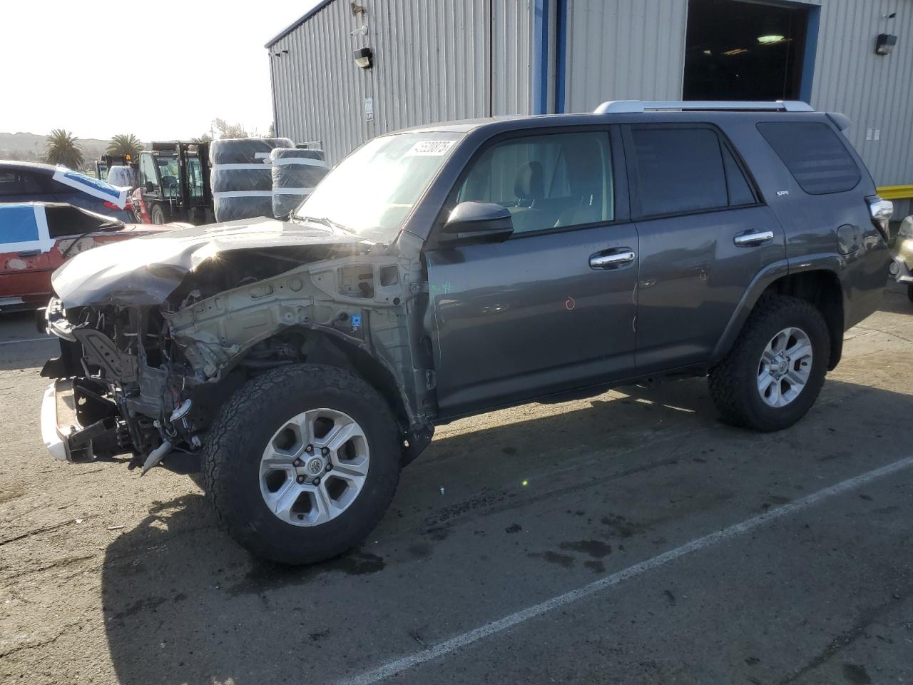 2014 Toyota 4Runner - Image 1