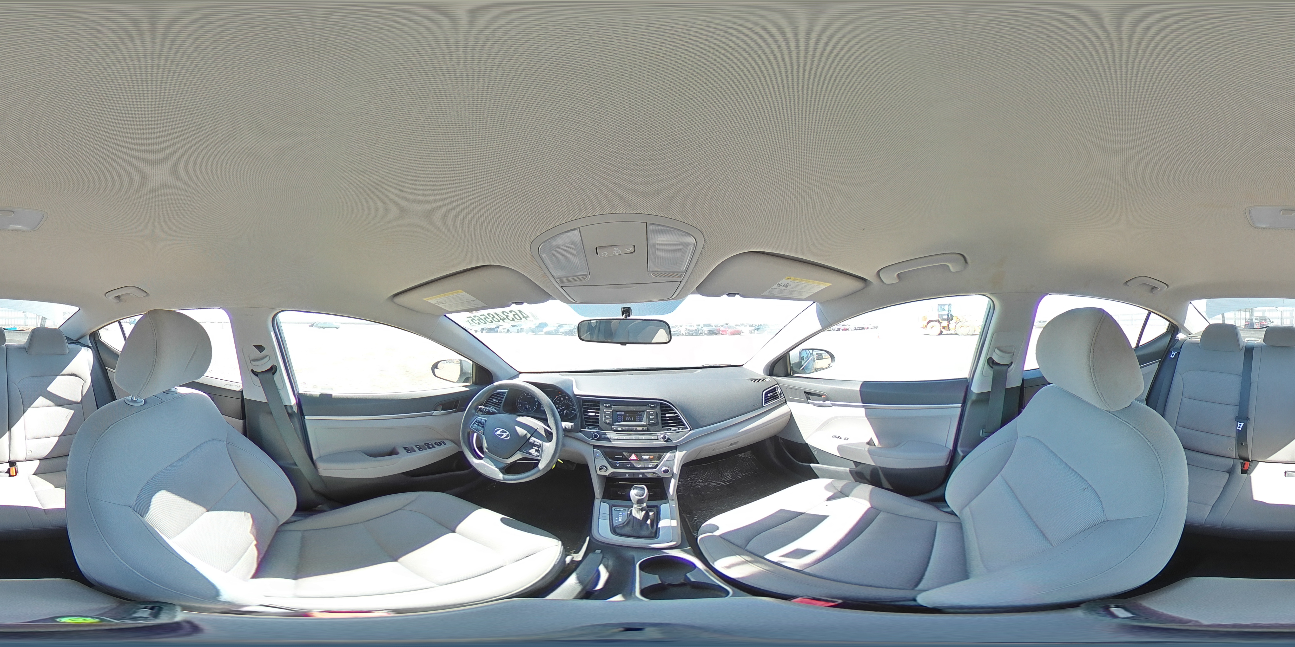 2018 Hyundai Elantra - Image 13