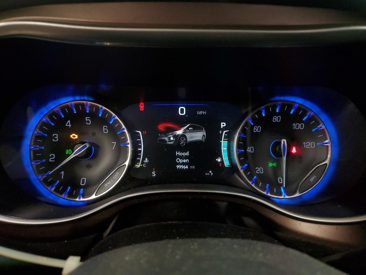 2018 Chrysler Pacifica - Image 9