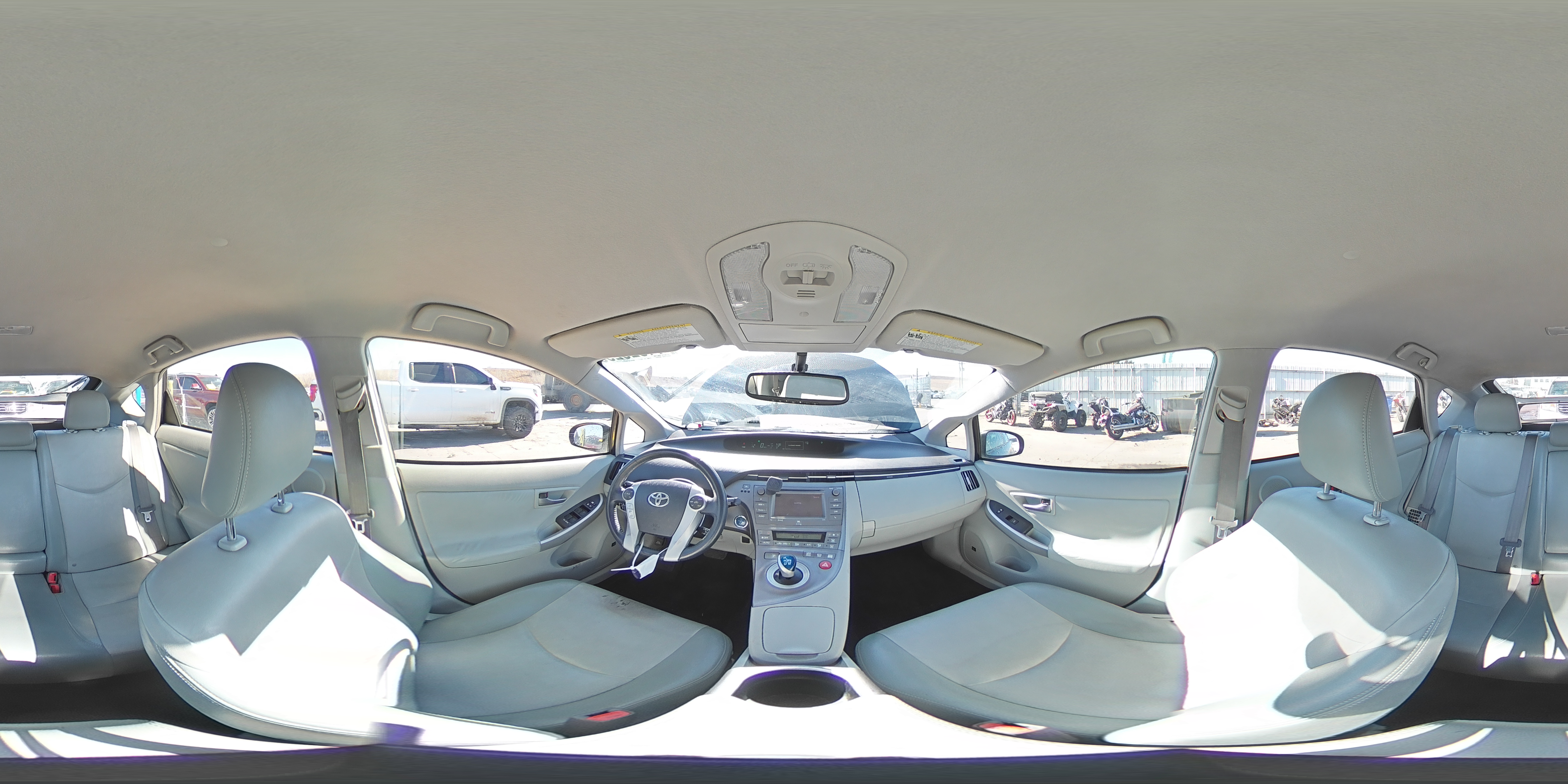 2014 Toyota Prius - Image 14