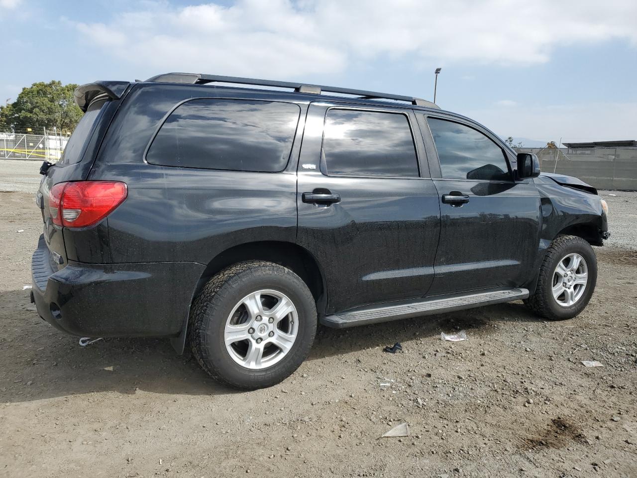 2016 Toyota Sequoia - Image 3