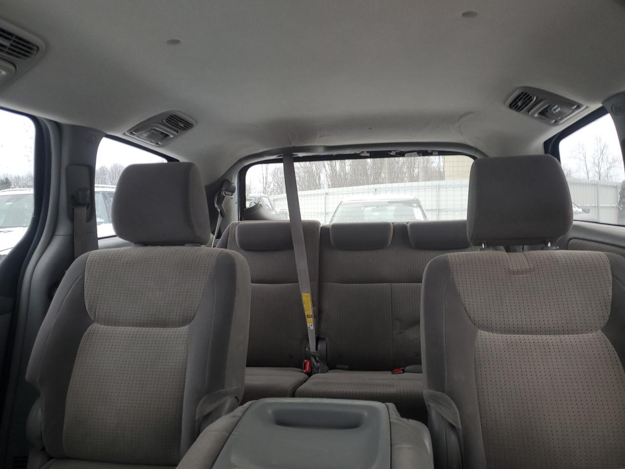 2010 Toyota Sienna - Image 10