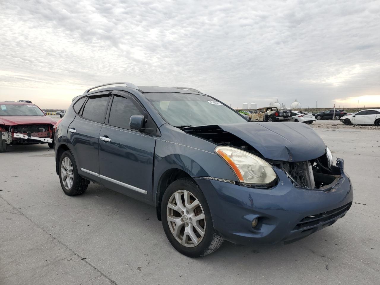 2013 Nissan Rogue - Image 4