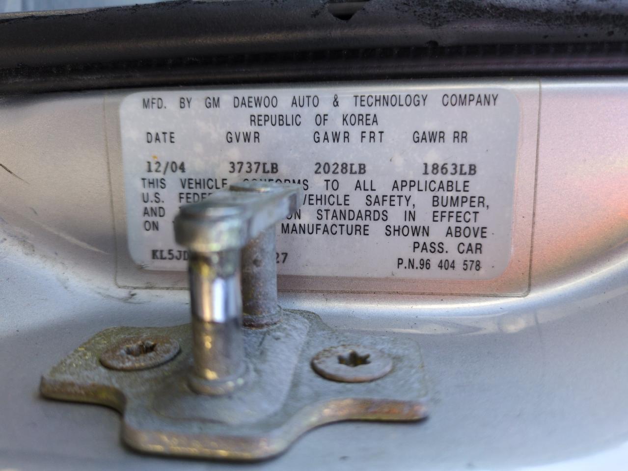 2005 Suzuki Forenza - Image 12