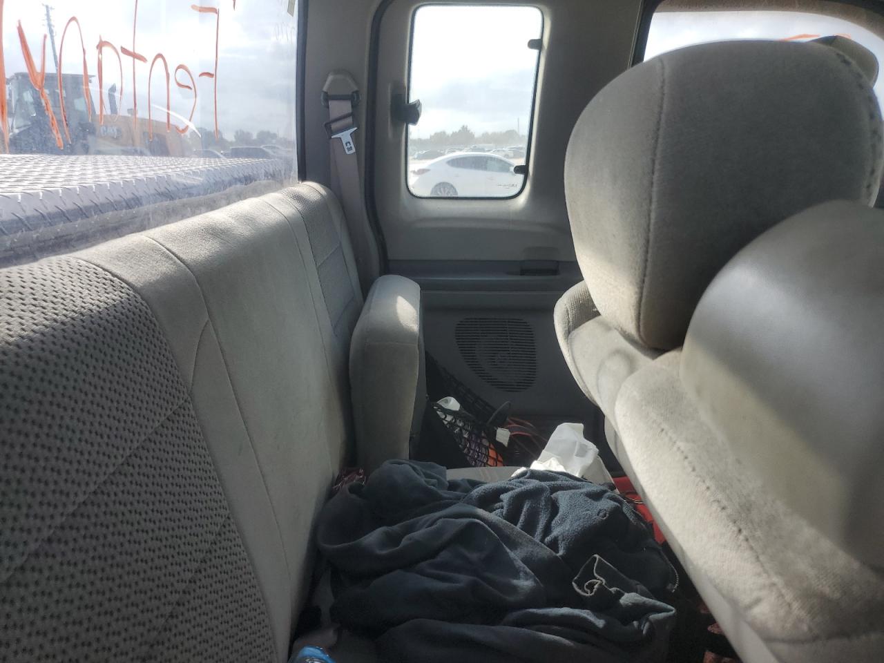 2001 Ford F250 - Image 11