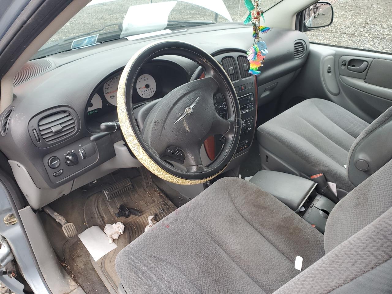 2005 Chrysler Town & Country - Image 8
