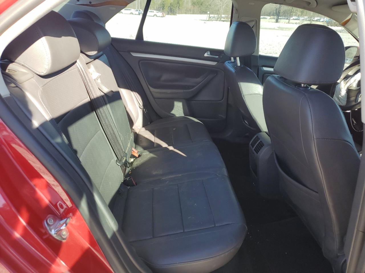 2007 Volkswagen Jetta - Image 10