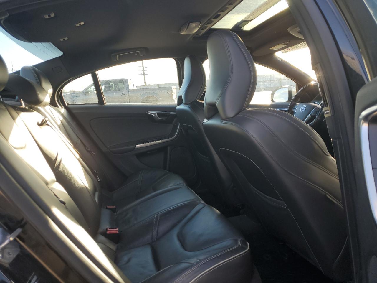 2016 Volvo S60 - Image 10
