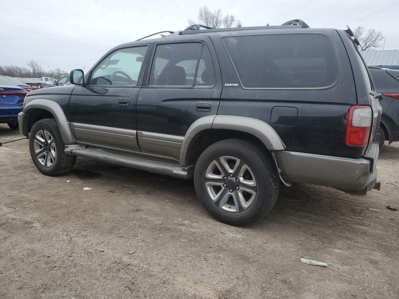 2000 Toyota 4Runner - Image 2