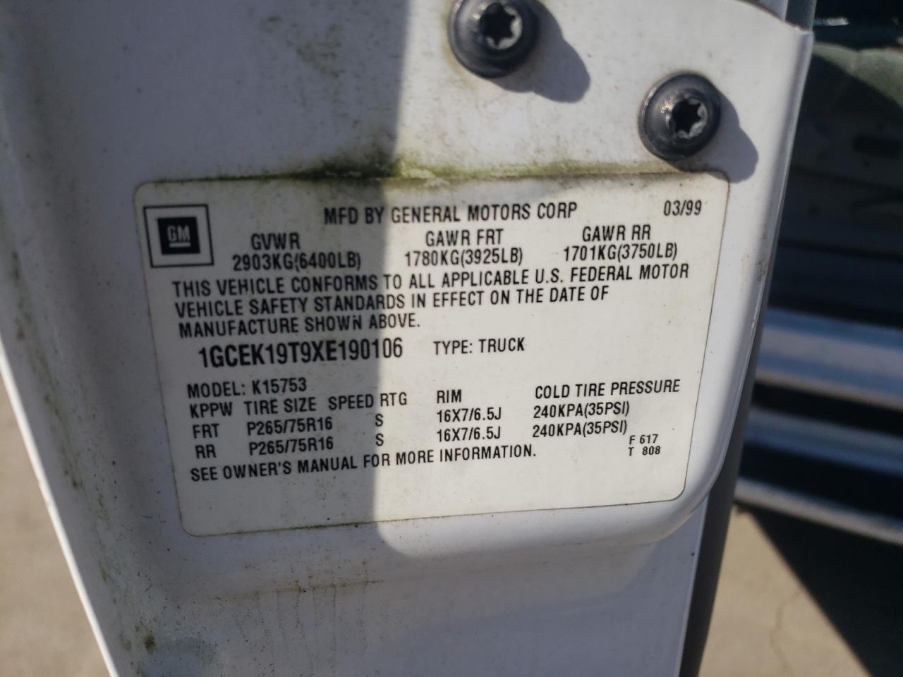 1999 Chevrolet Silverado - Image 14