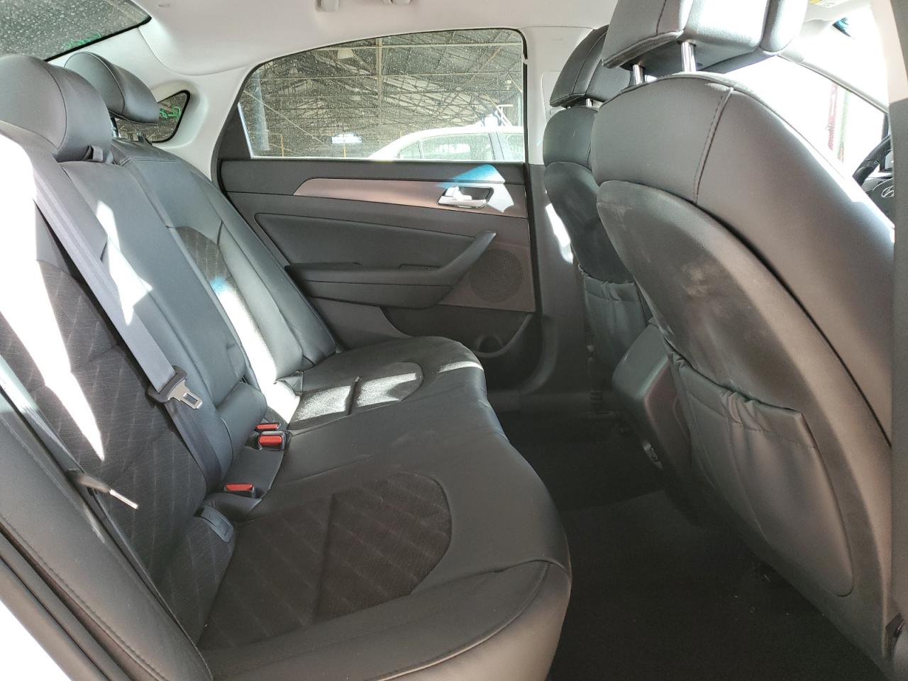 2015 Hyundai Sonata - Image 10