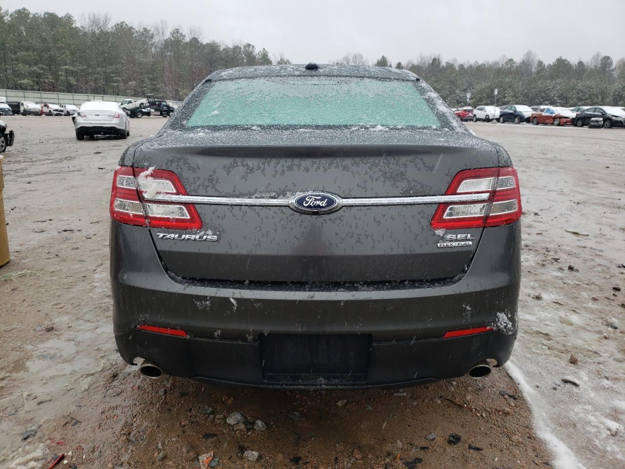 2015 Ford Taurus - Image 6