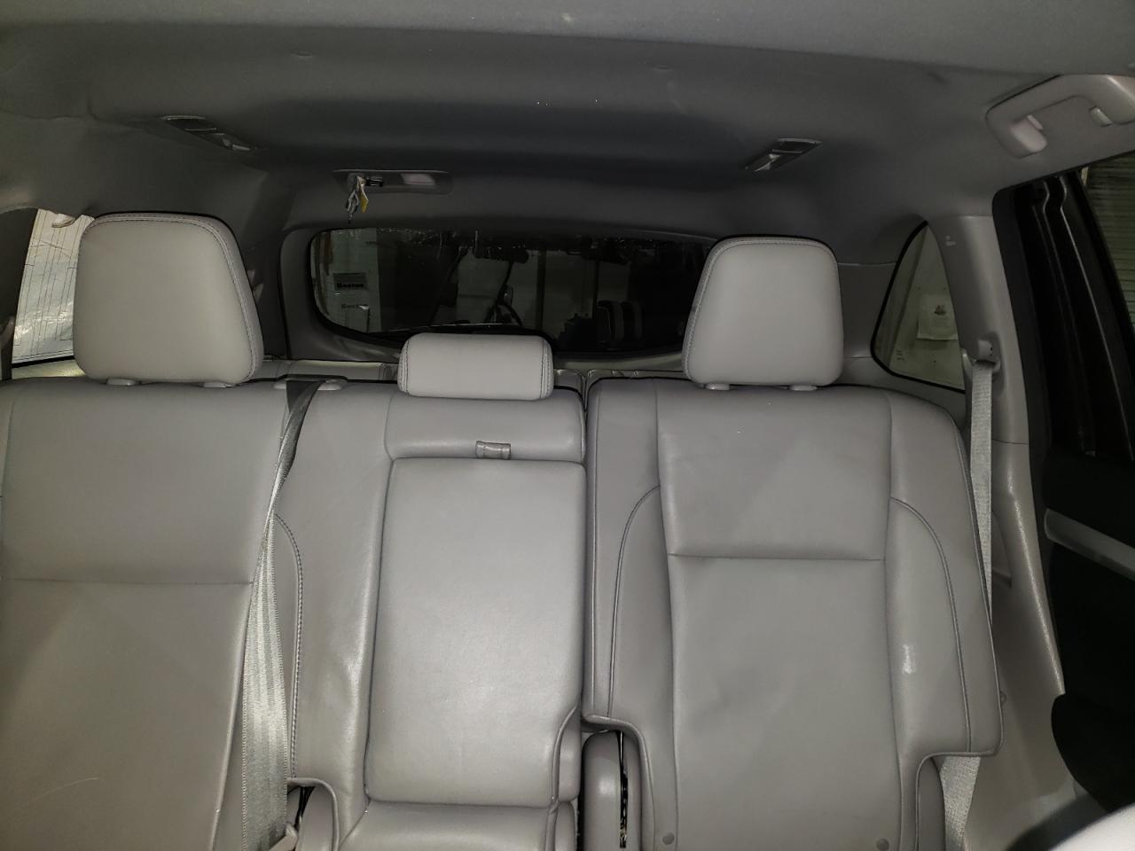 2015 Toyota Highlander - Image 10