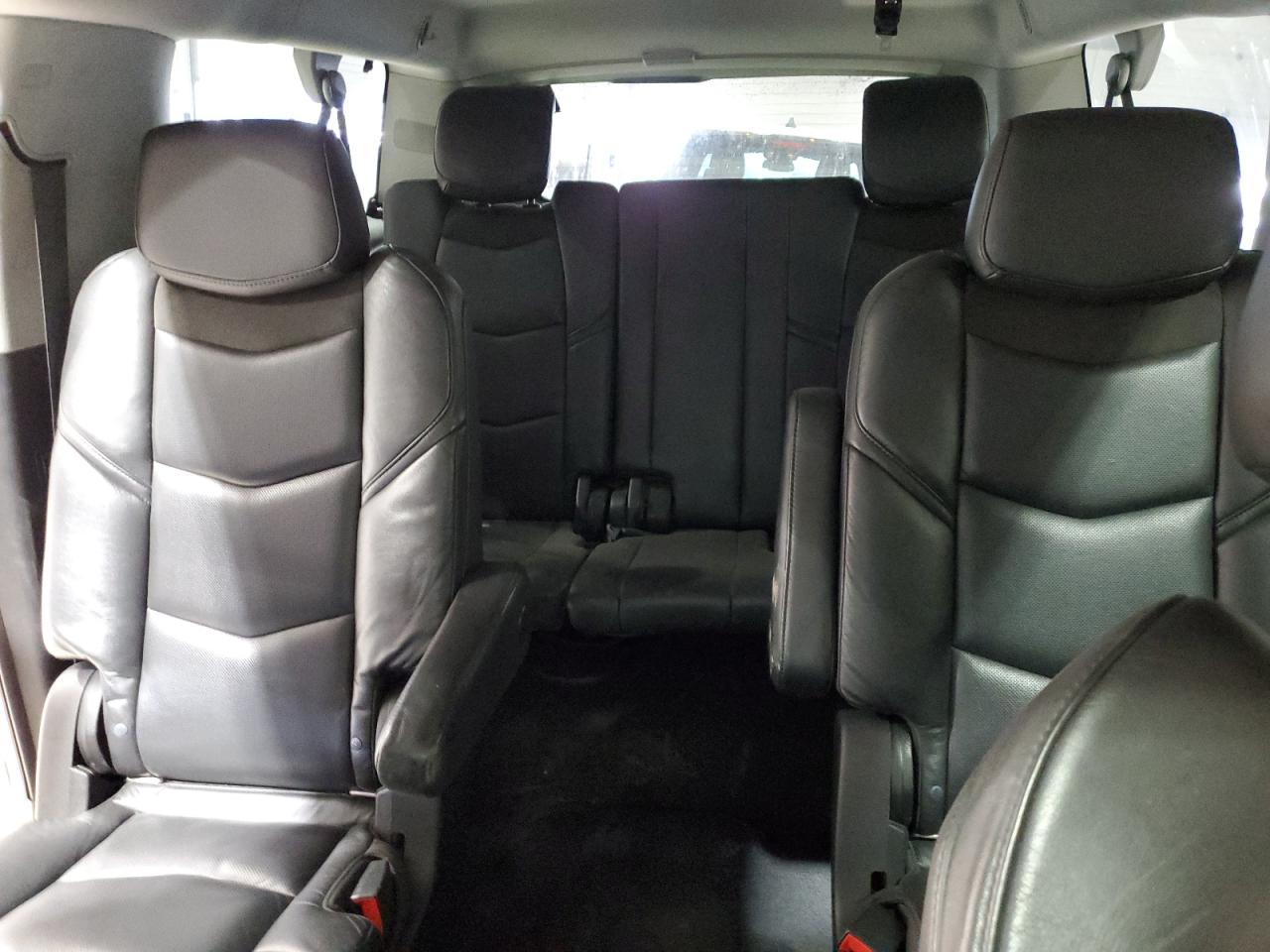 2019 Cadillac Escalade - Image 10