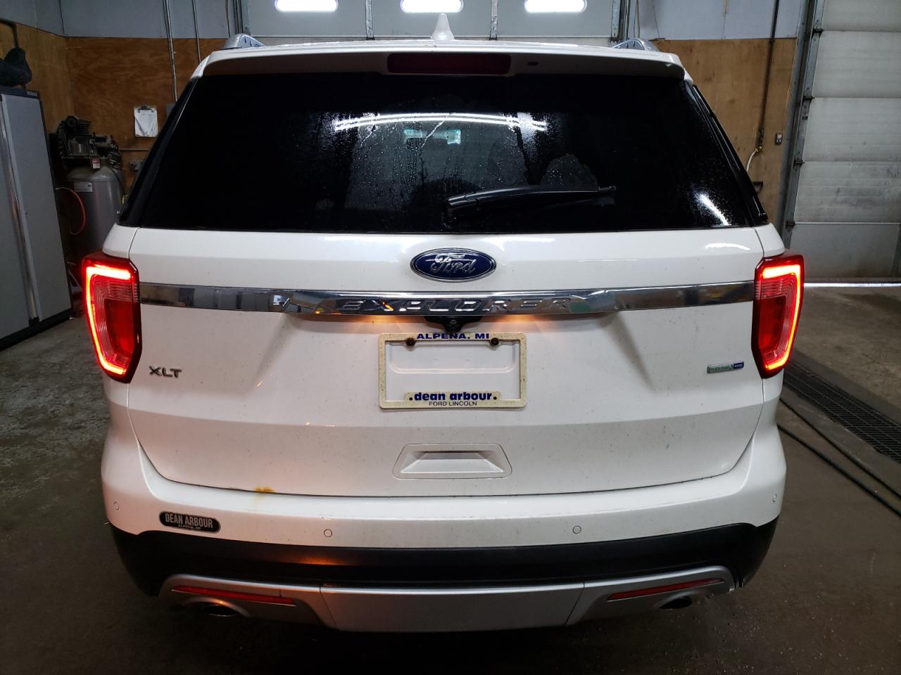2016 Ford Explorer - Image 6