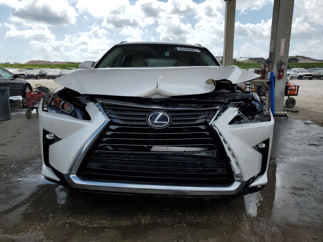2017 Lexus RX - Image 5
