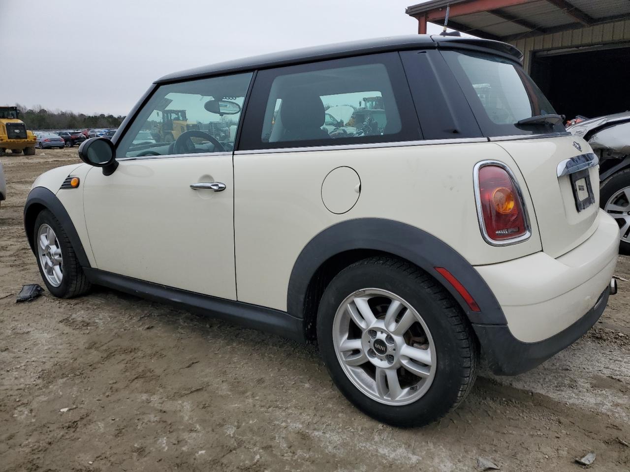 2010 MINI Cooper - Image 2