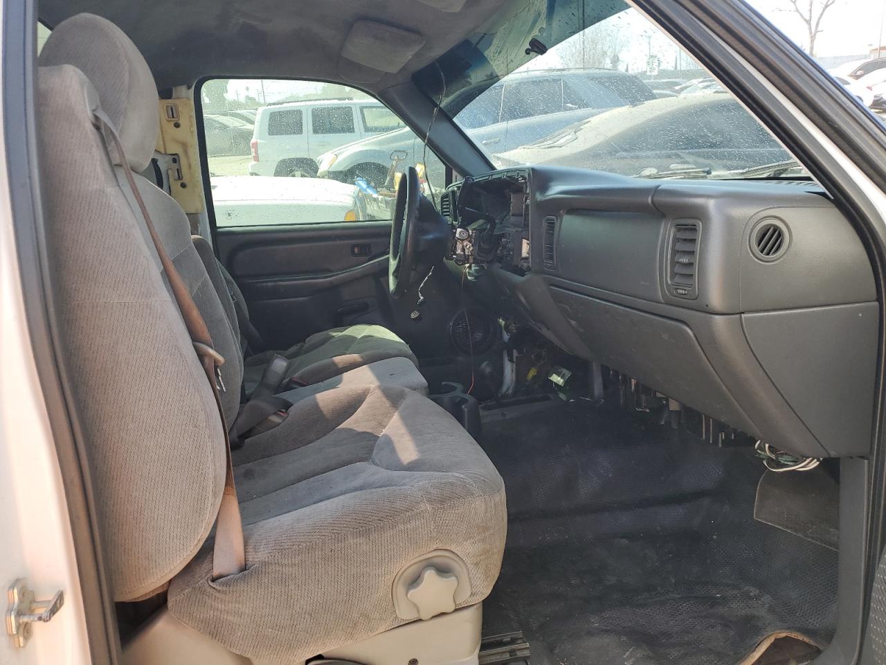 2007 Chevrolet Silverado - Image 10