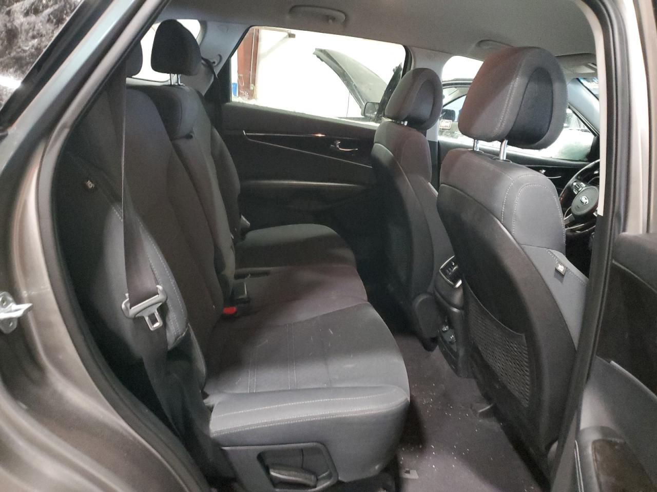 2016 Kia Sorento - Image 11