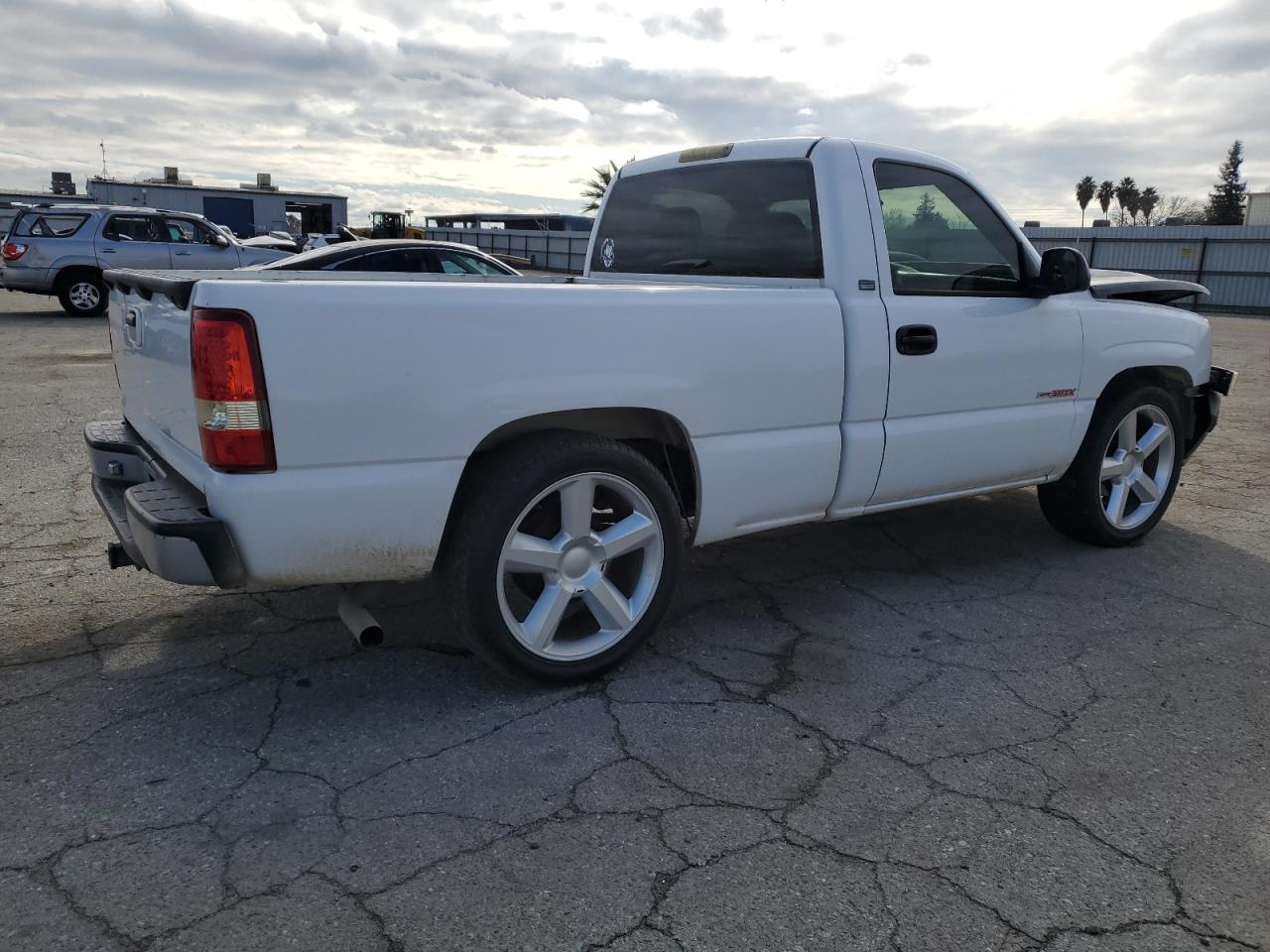 2005 Chevrolet Silverado - Image 3