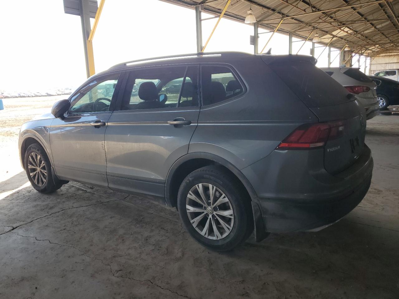 2020 Volkswagen Tiguan - Image 2