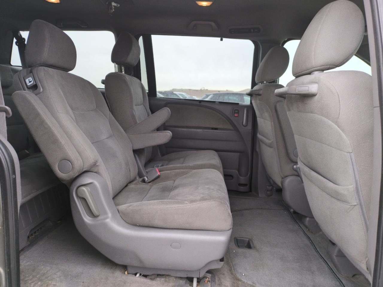 2008 Honda Odyssey - Image 10