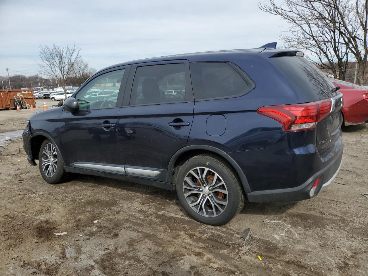 2018 Mitsubishi Outlander - Image 2