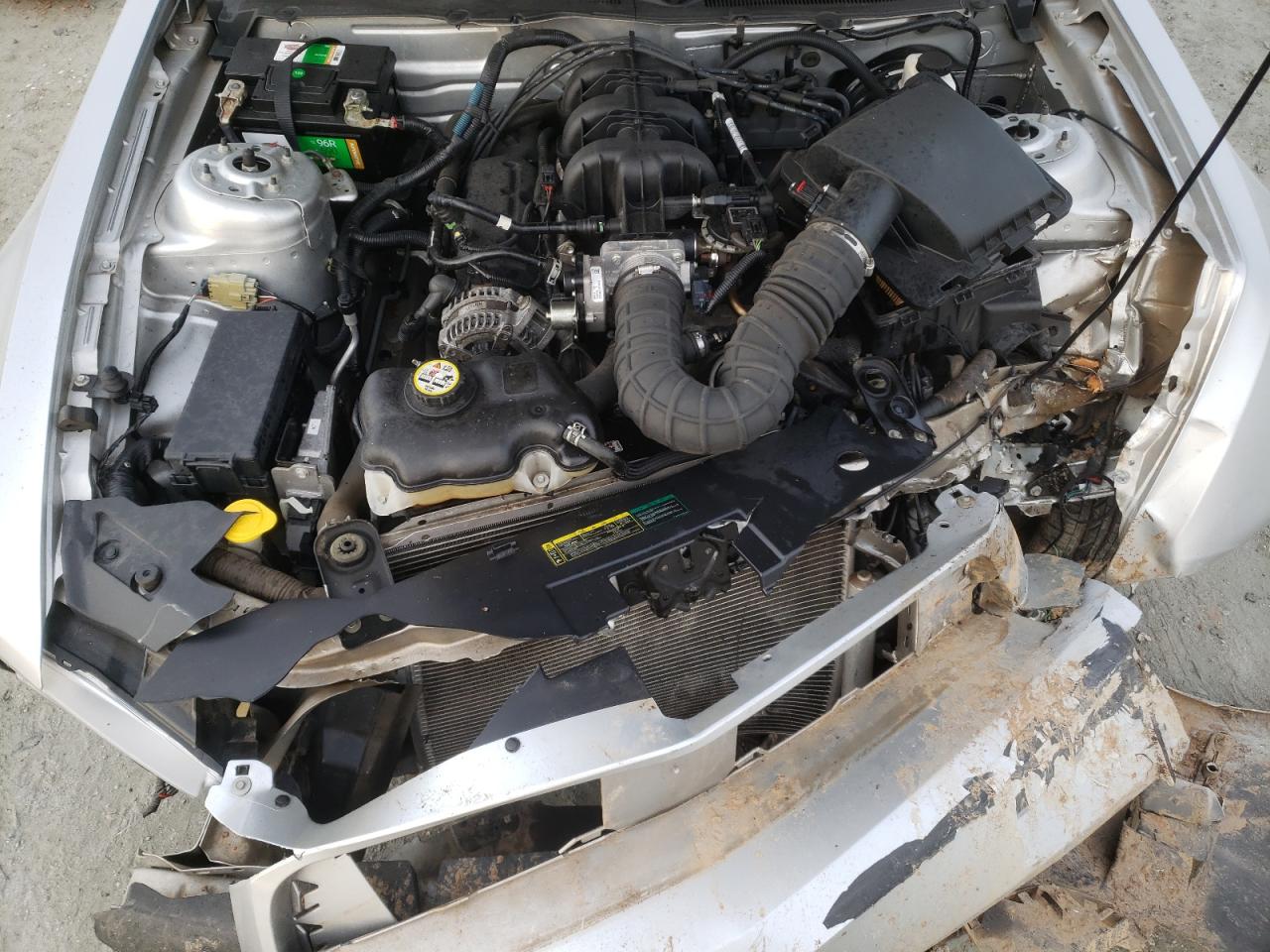 2010 Ford Mustang - Image 12