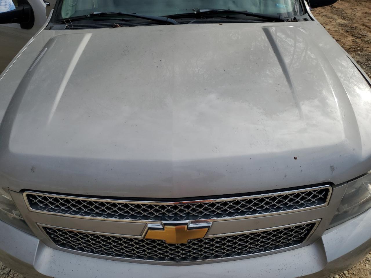 2007 Chevrolet Suburban - Image 13