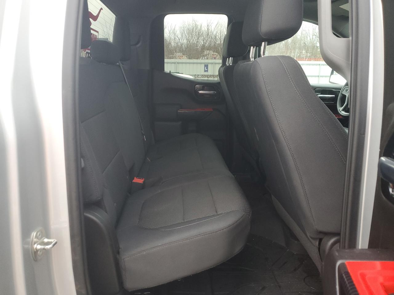 2019 Chevrolet Silverado - Image 10