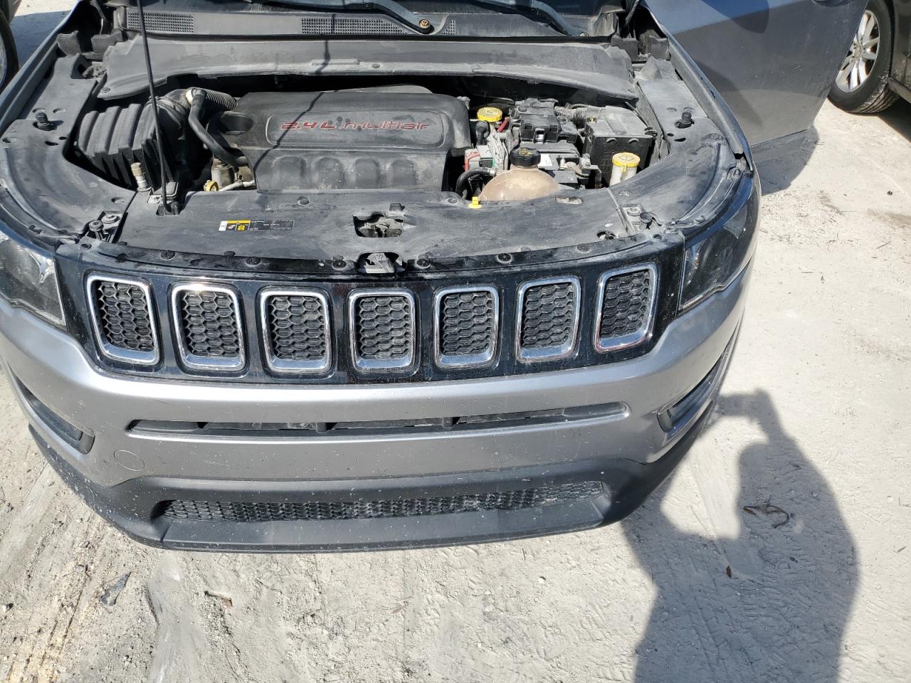 2018 Jeep Compass - Image 11