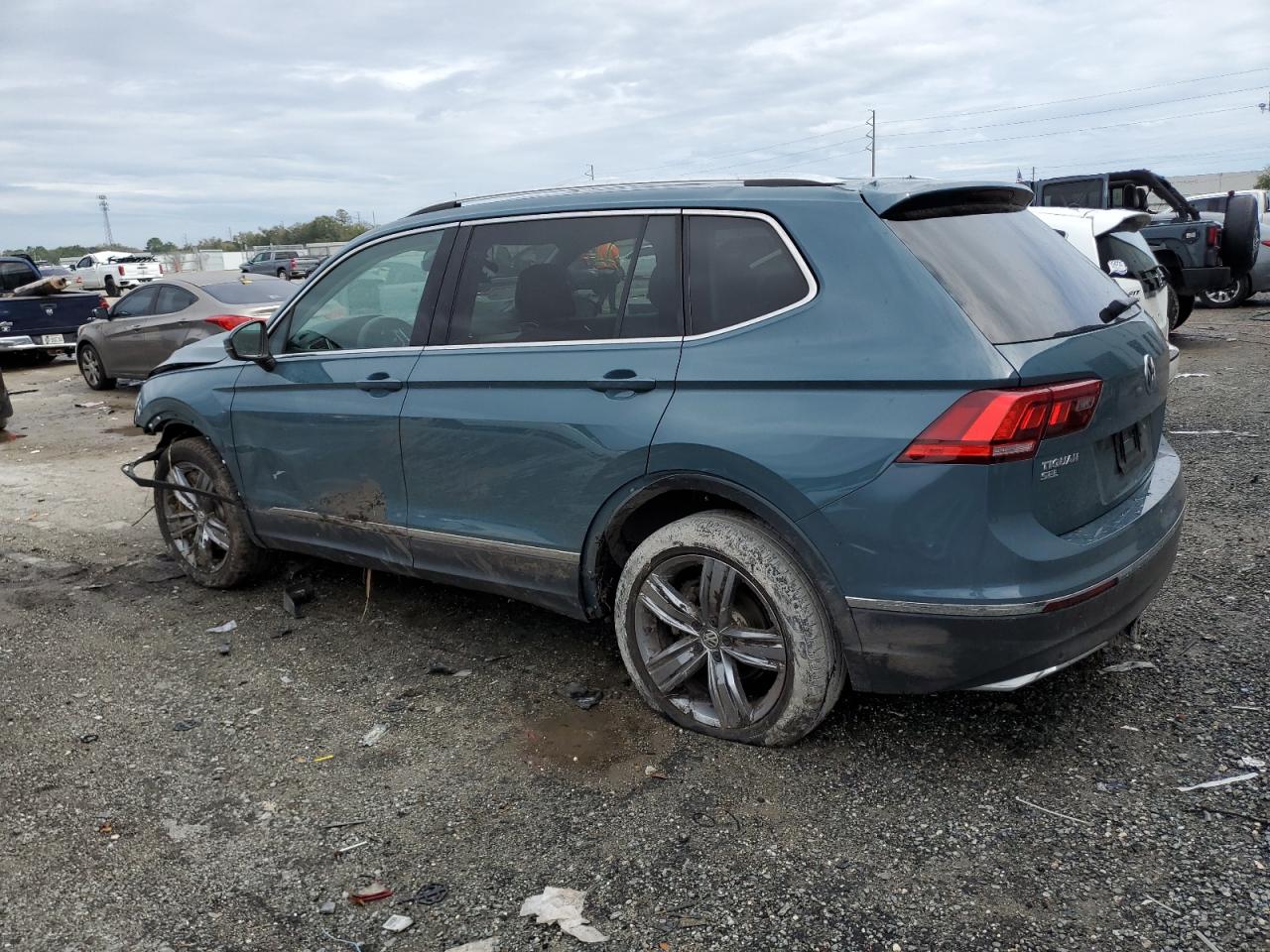 2020 Volkswagen Tiguan - Image 2