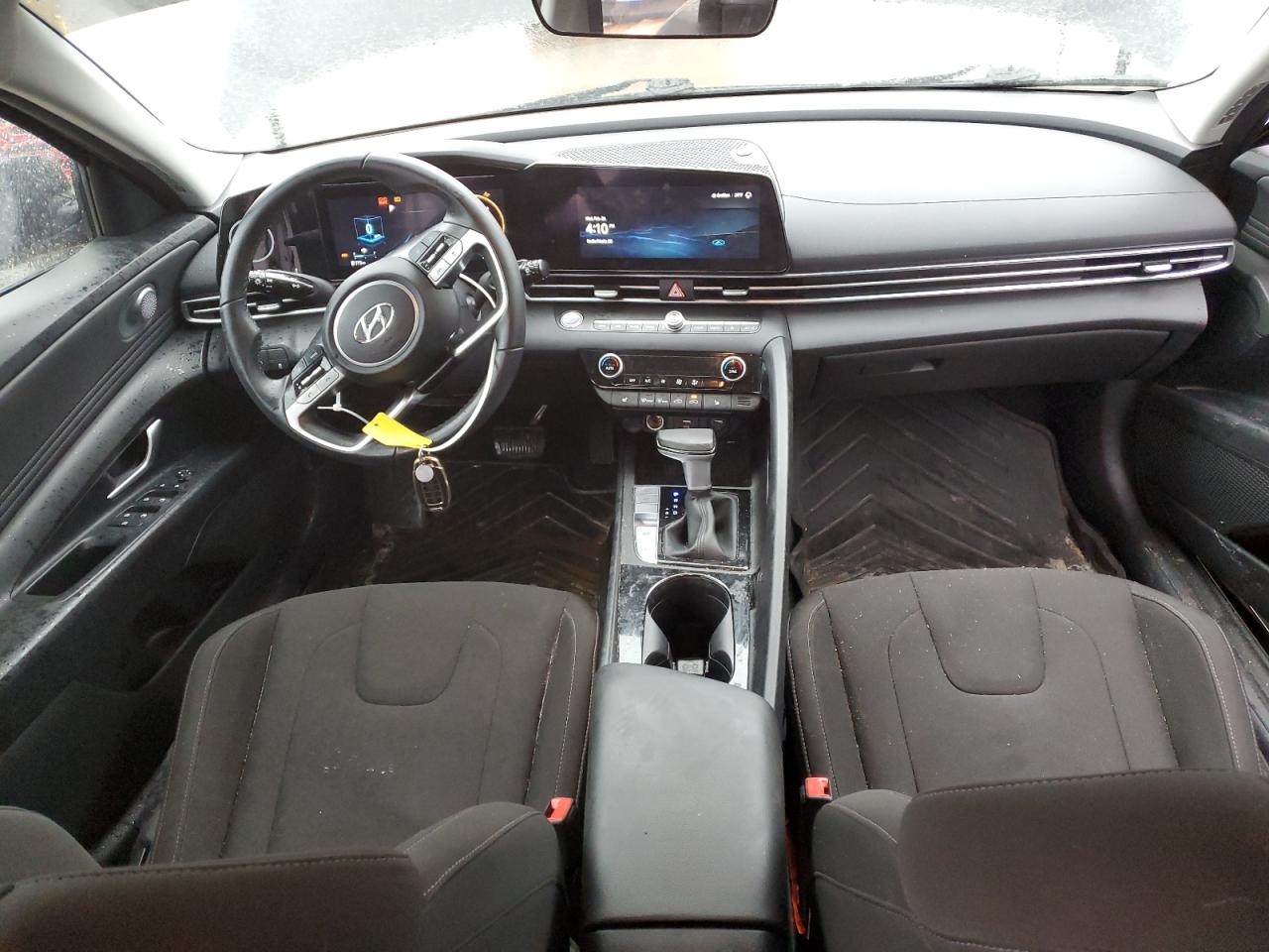 2023 Hyundai Elantra - Image 8