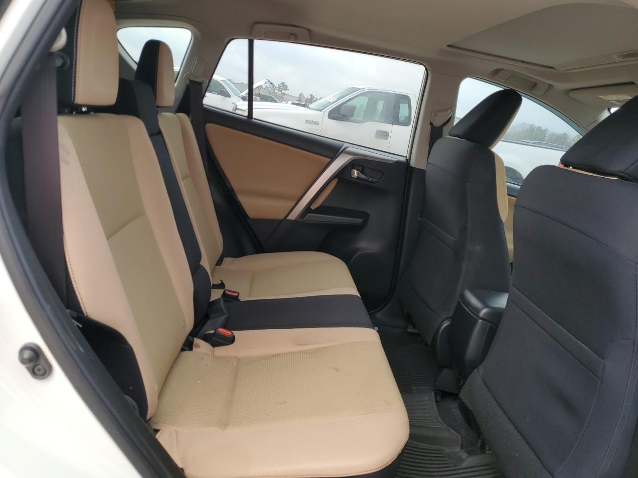 2018 Toyota RAV 4 - Image 11