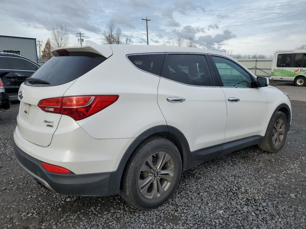 2015 Hyundai Santa Fe - Image 3