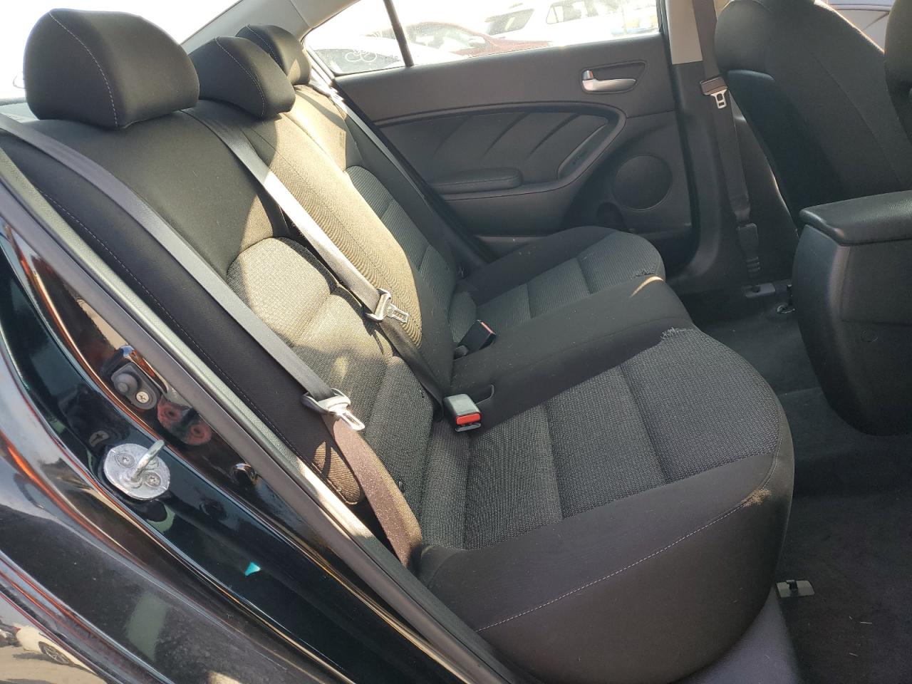 2017 Kia Forte - Image 10