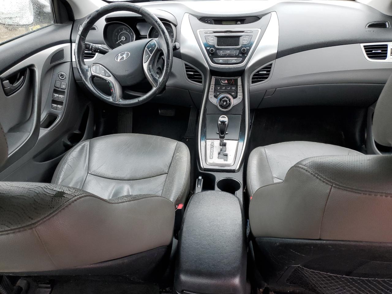 2013 Hyundai Elantra - Image 8