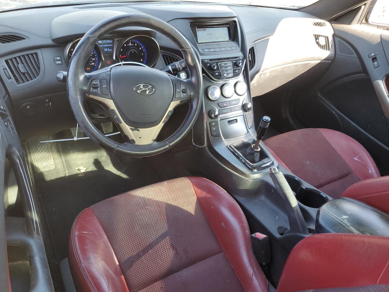 2013 Hyundai Genesis - Image 8
