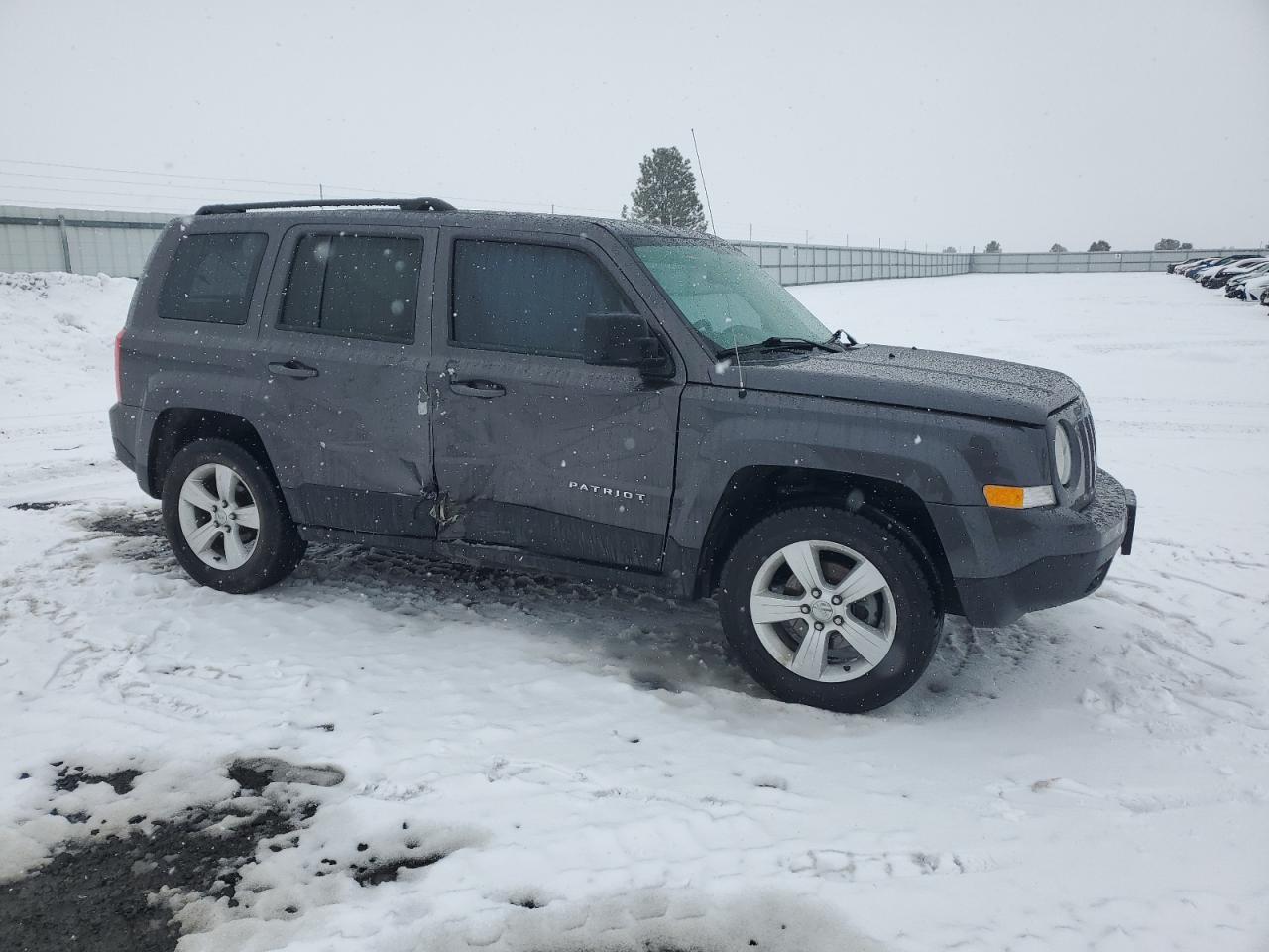 2016 Jeep Liberty (Patriot) - Image 4