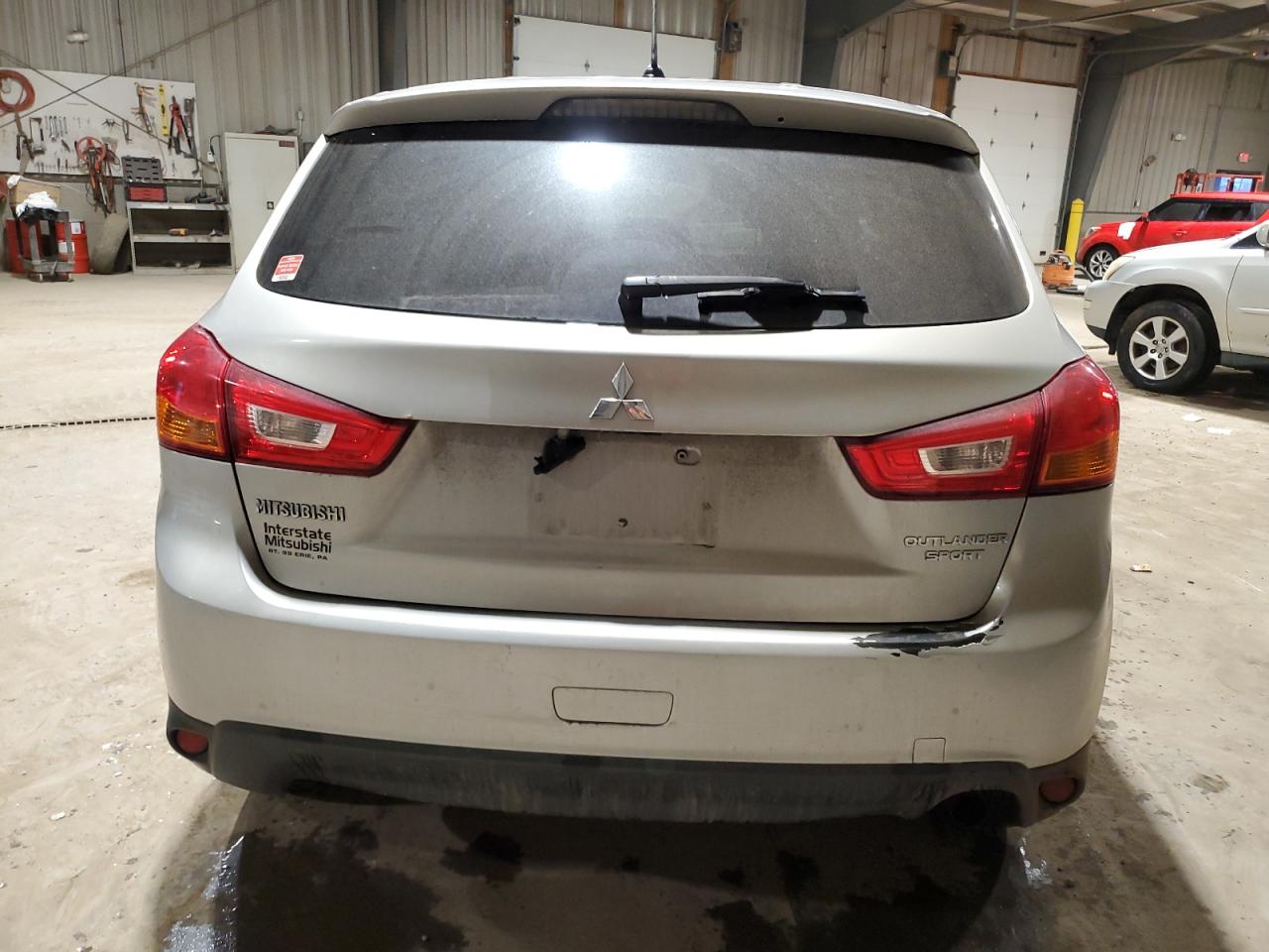 2015 Mitsubishi Outlander - Image 6