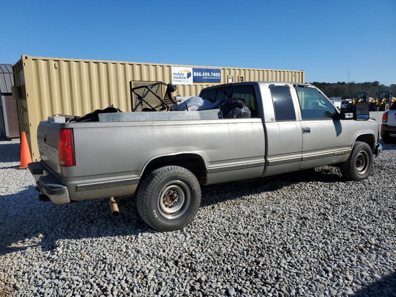 1998 Chevrolet GMT-400 - Image 3