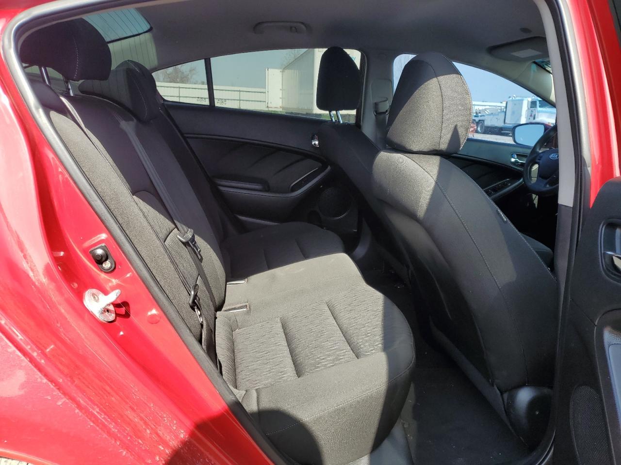 2016 Kia Forte - Image 10
