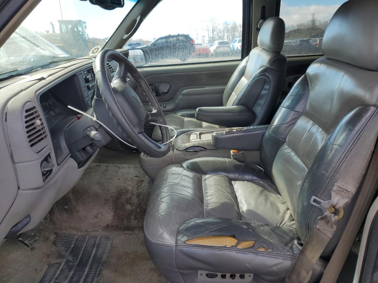 2000 Chevrolet Tahoe - Image 7
