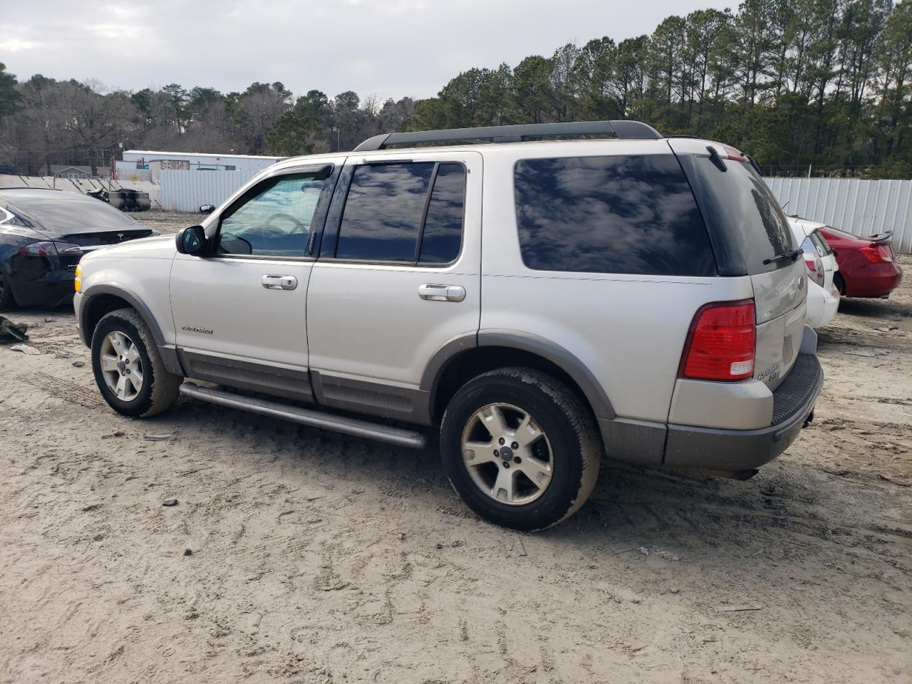 2005 Ford Explorer - Image 2