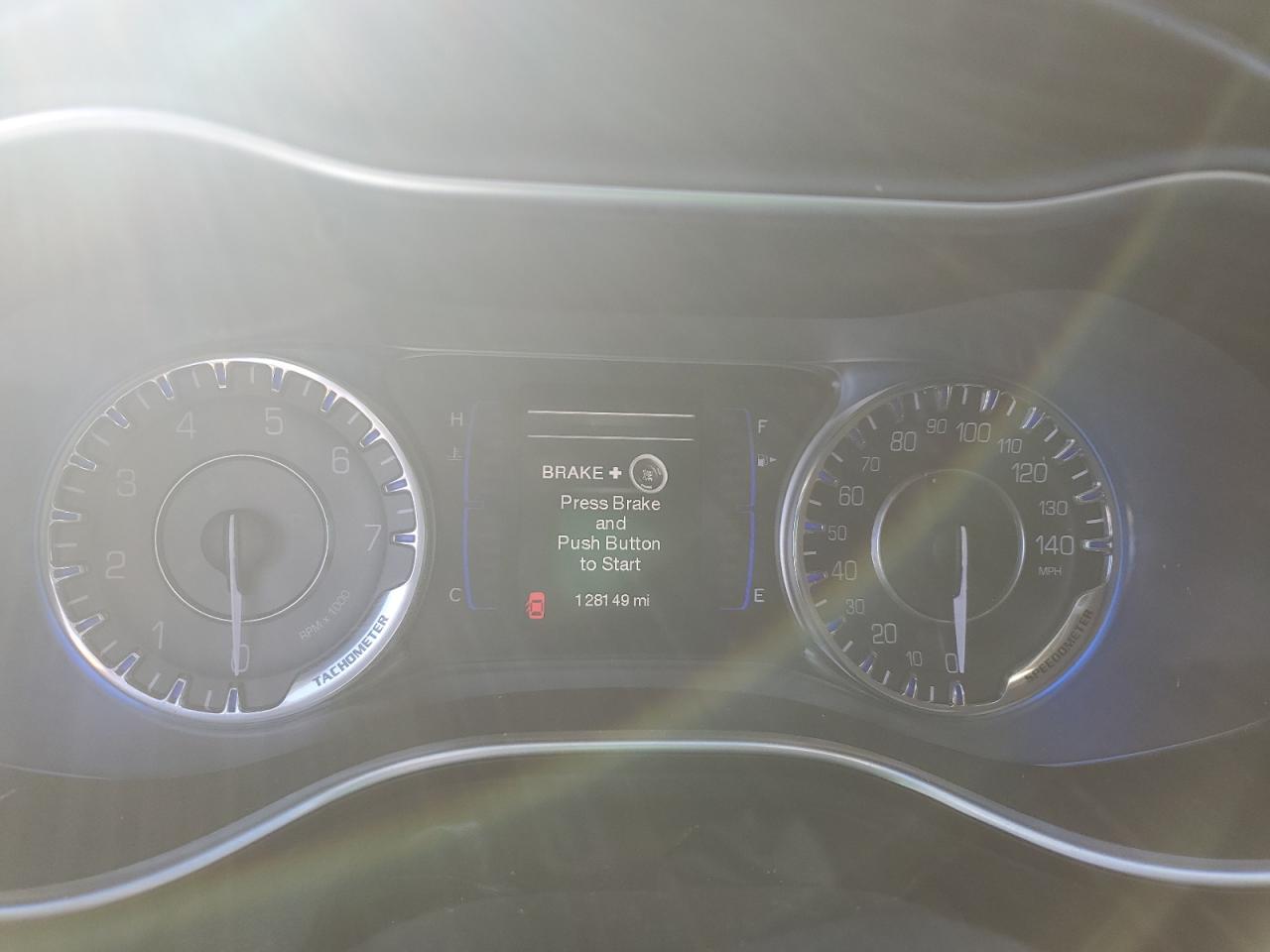 2015 Chrysler 200 - Image 9